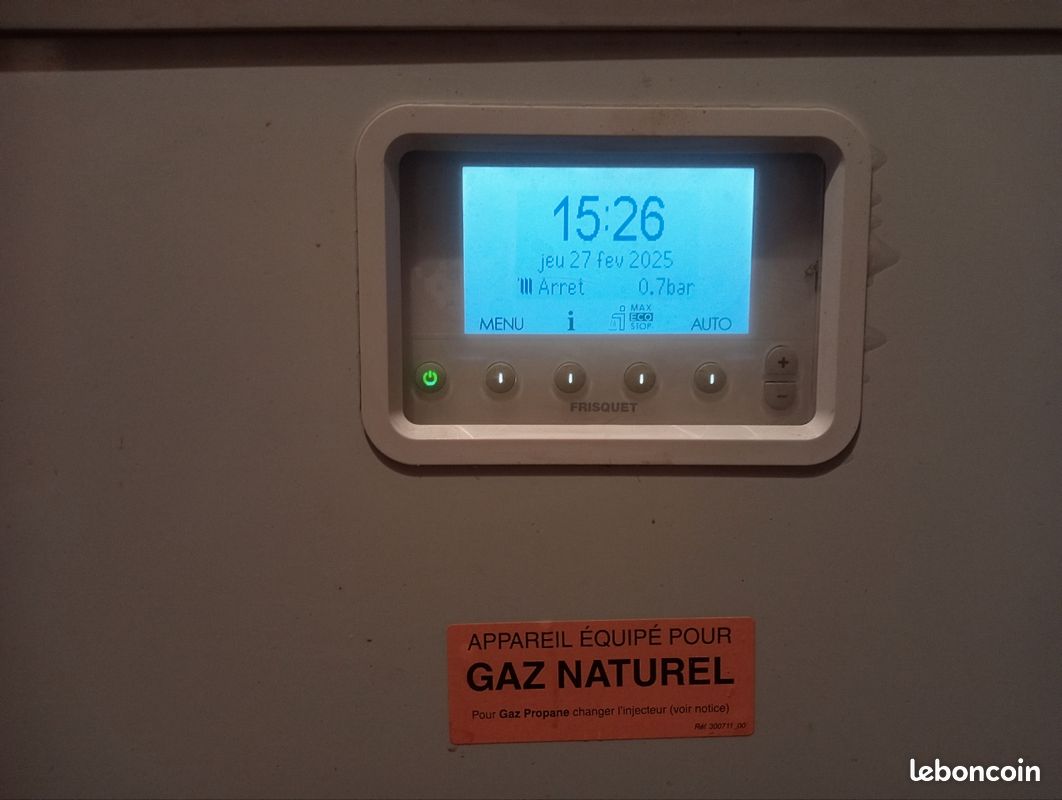 Chaudière vertical au sol FRISQUET Prestige Évolution Visio 32 kW avec ballon 120L (image 3)