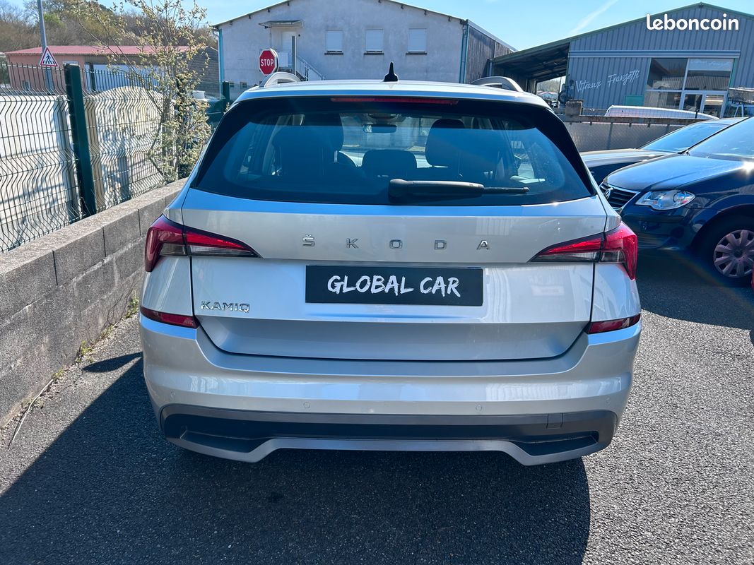 Skoda Kamiq 1.0 TSI 95ch Ambition Cockpit - 1ERE MAIN 27.800KMS- TVA Récupérable 12 075 HT (image 5)