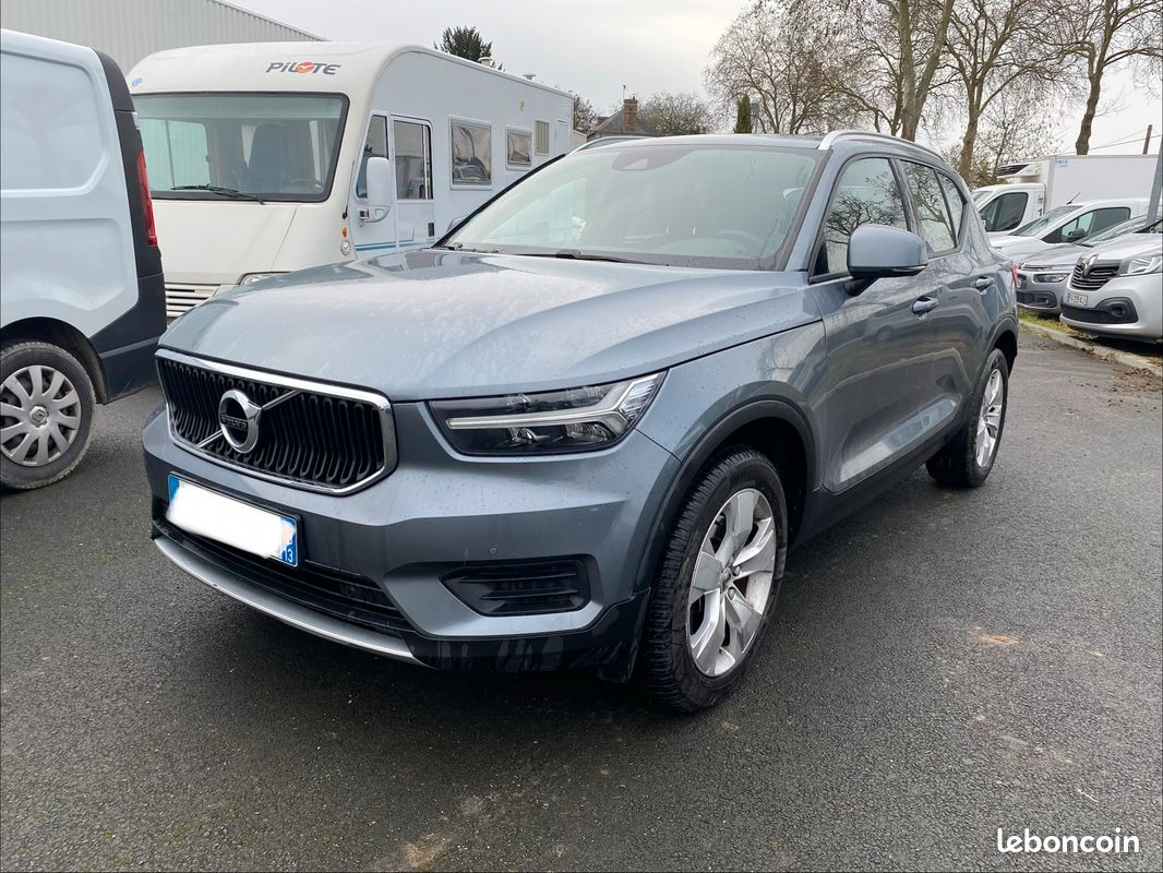 VOLVO XC40 D4 AWD AdBlue 190 ch Geartronic 8 Momentum (image 1)