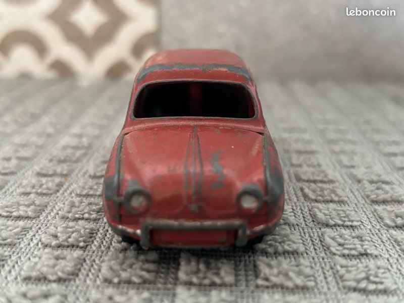 Dinky Toys 24E – Renault Dauphine – Miniature Voiture Ancienne – France