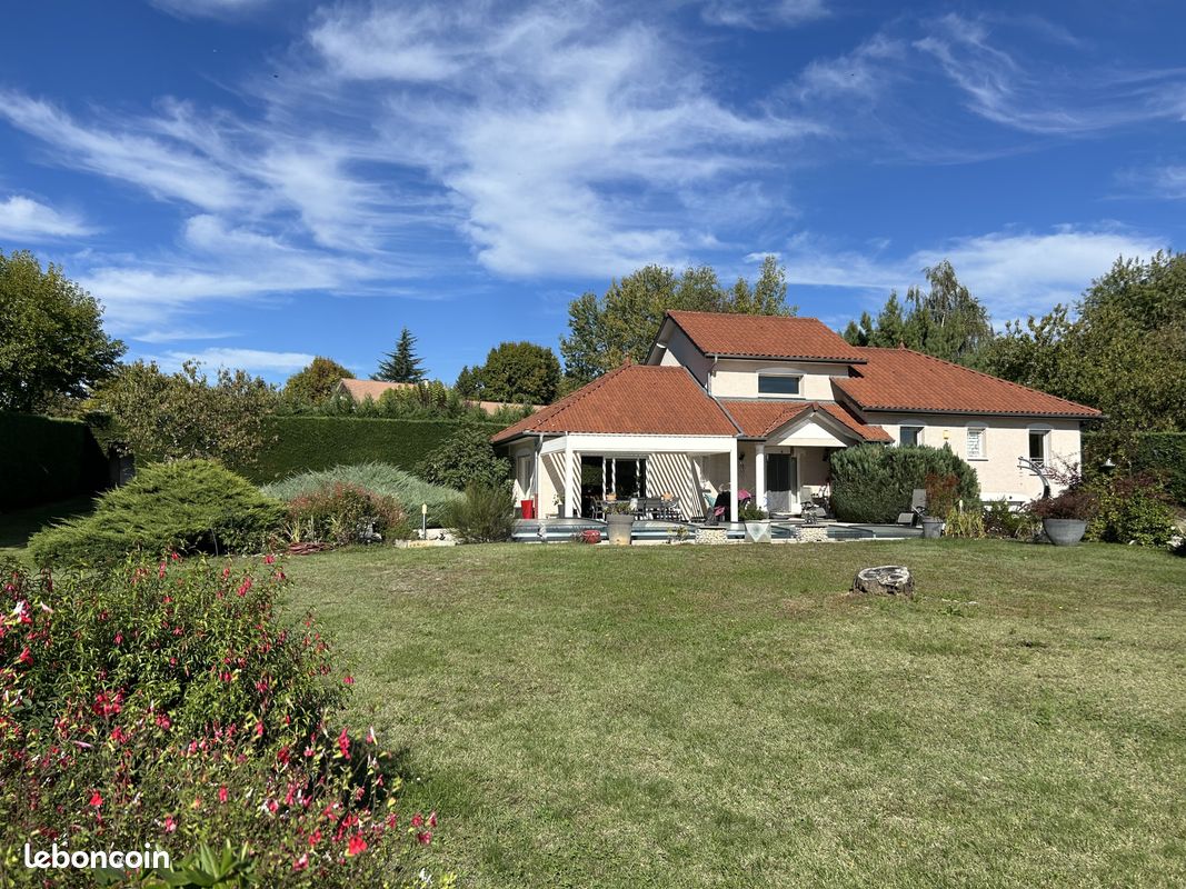 Maison 5 pièces 151 m² · à Morestel · 151 m² · 599 000 €