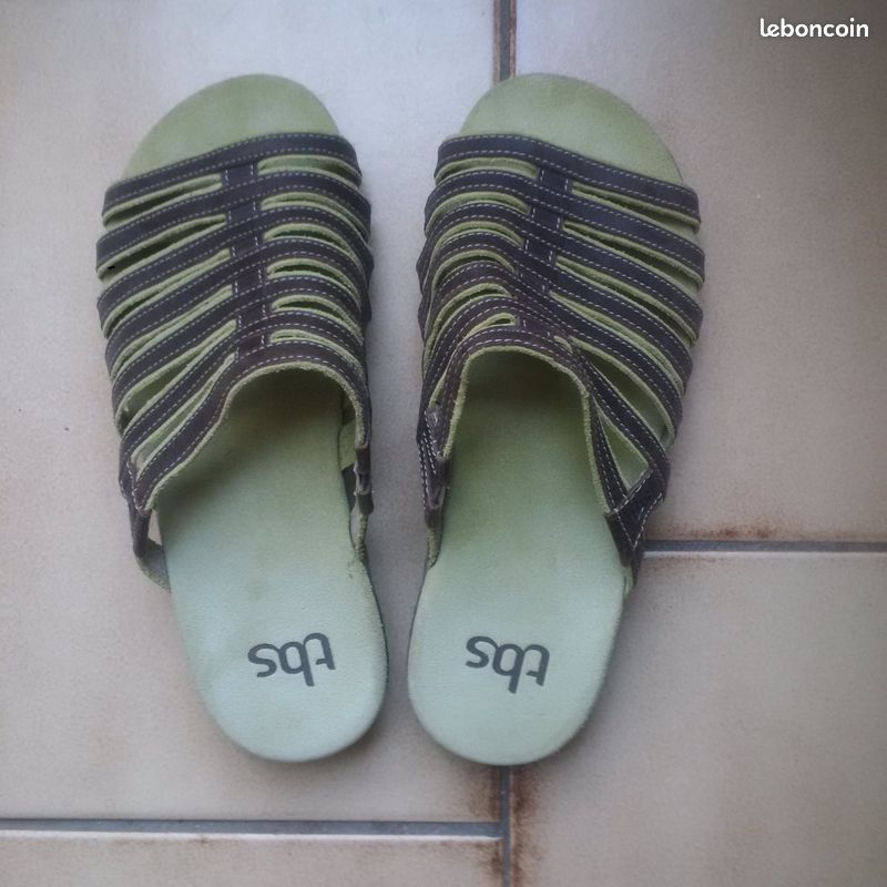 Claquettes En Cuir Femme – Marron – Taille 36 – Style Mocassin Plat – NEUVES Sans Boîte