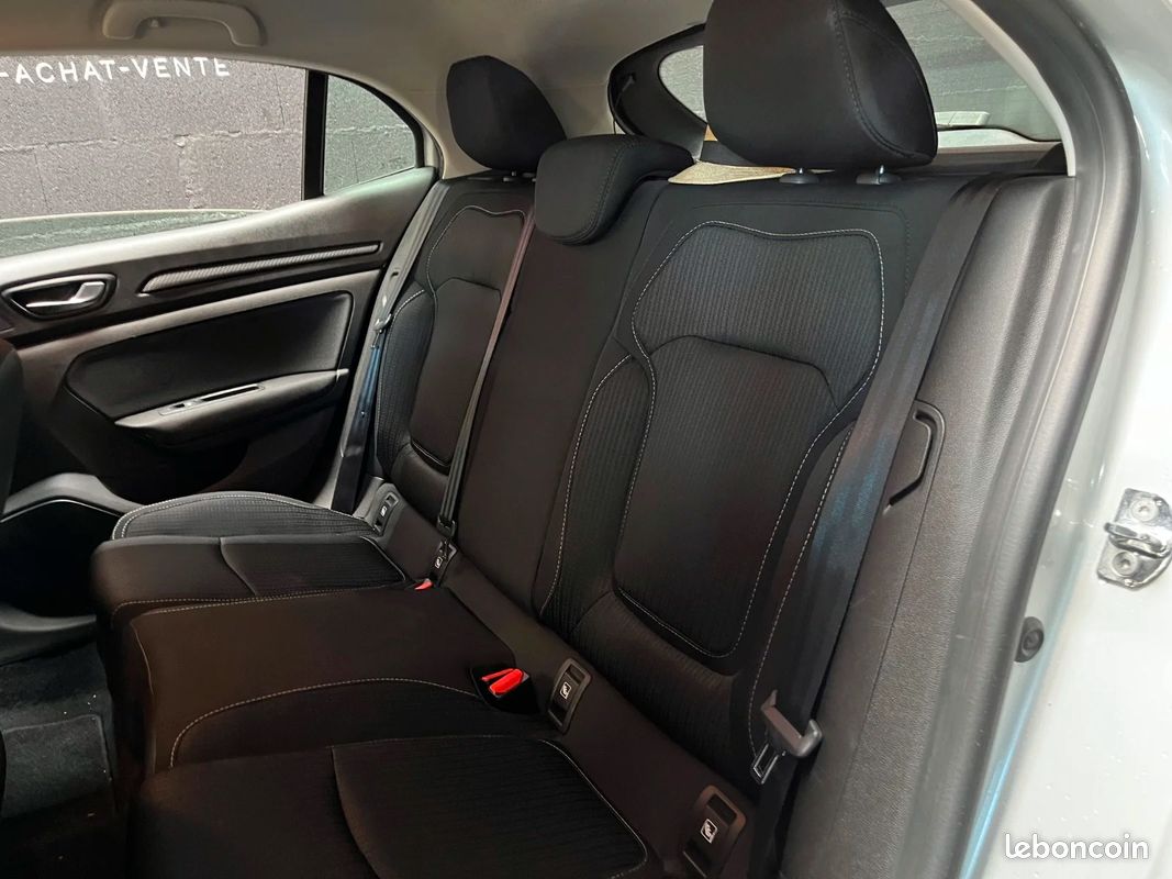 RENAULT MEGANE IV BERLINE Blue dCi 115 EDC - Business INTENS (image 14)
