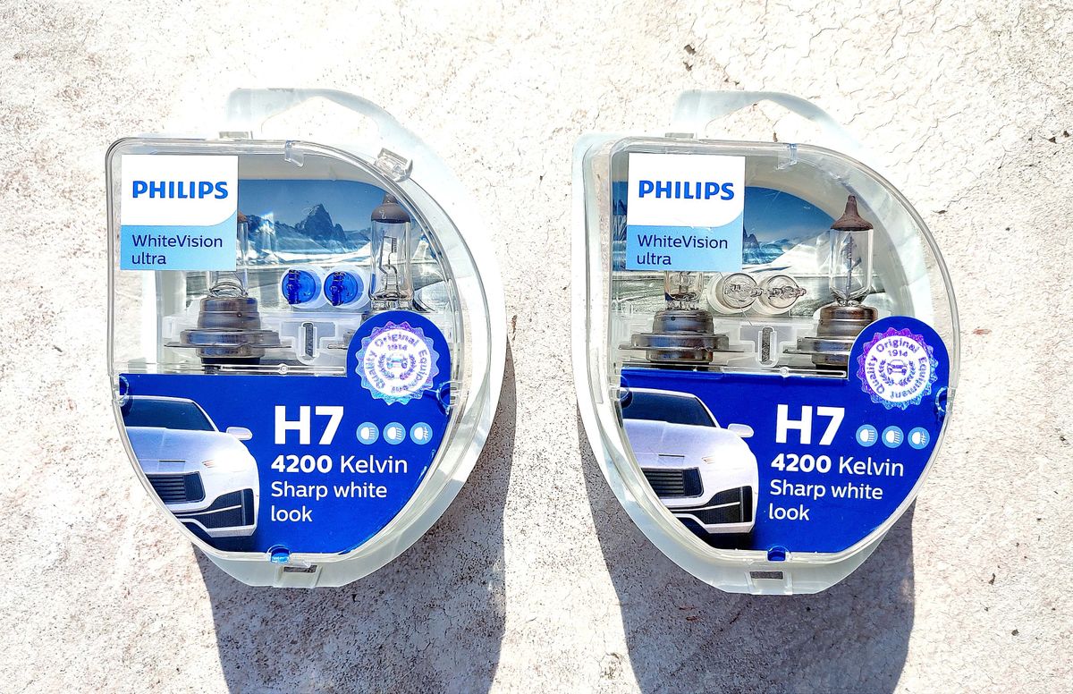 4 ampoules Philips Premium White Vision Ultra H7 4200 Kelvin + 4