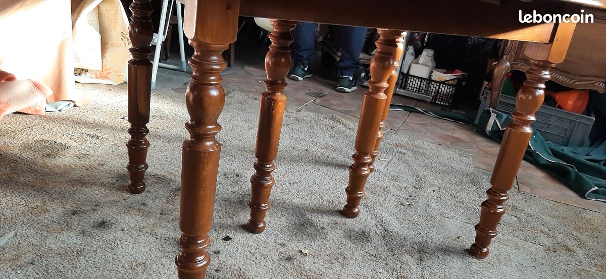 Table noyer massif (image 4)