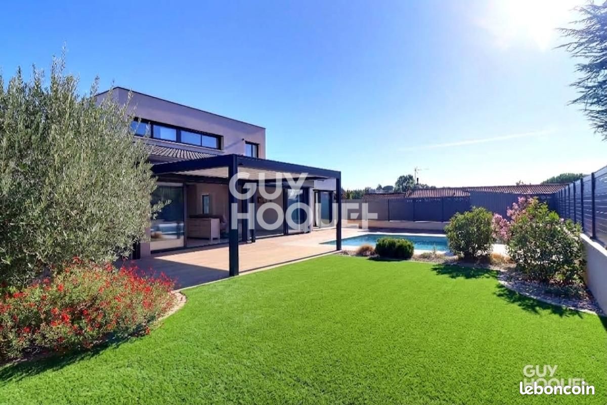 Maison 6 pièces 196 m² · à Brindas · 196 m² · 849 000 €