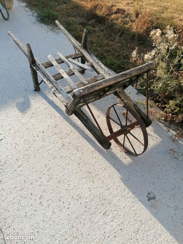 Brouette ancienne (image 1)