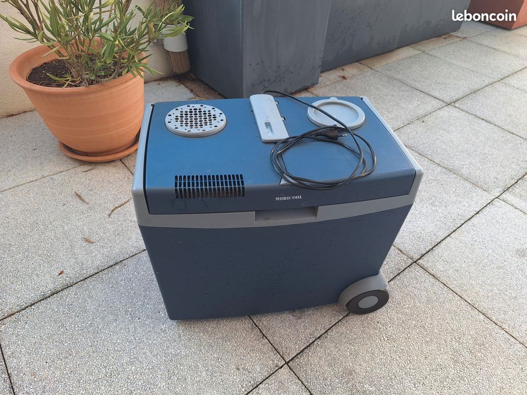 Mobicool W35 Mobi Cooler Mobicool Thermoelectric Cool Box 48Ltr