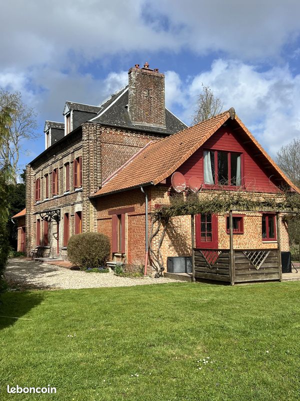 Maison 7 pièces 248 m² · à Longueville-sur-Scie · 248 m² · 368 000 €