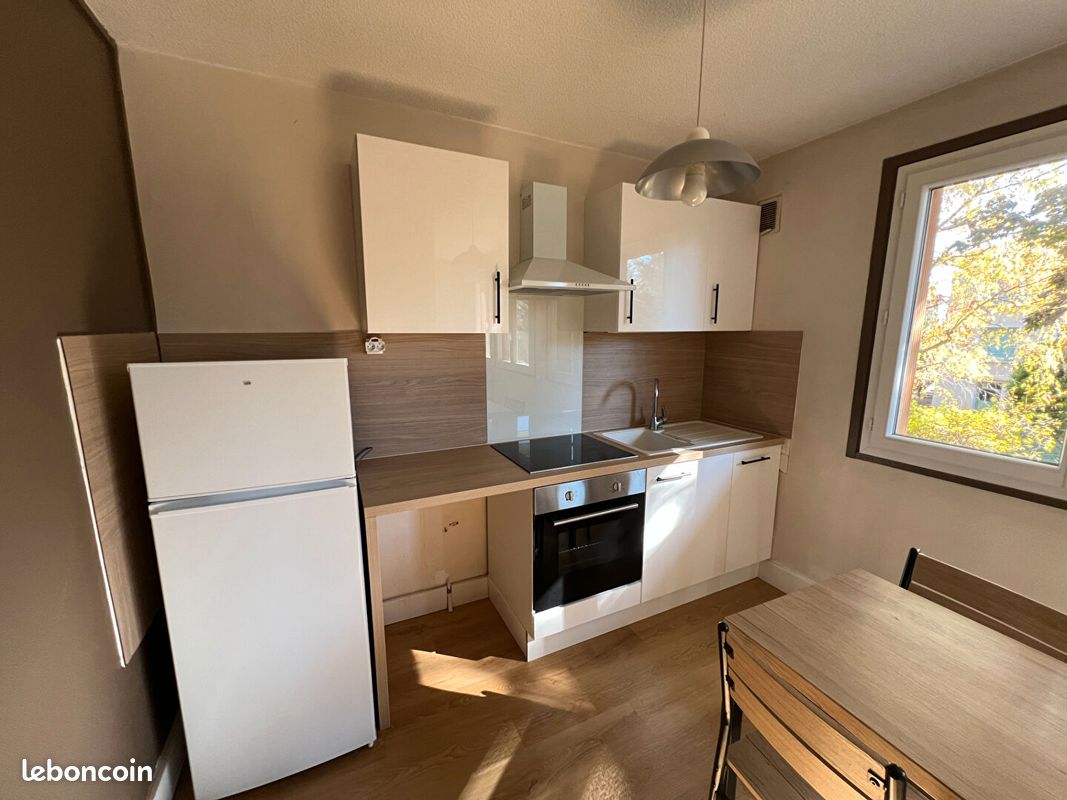 Appartement 1 pièce 32 m² · à Roanne · 32 m² · 390 €/mois
