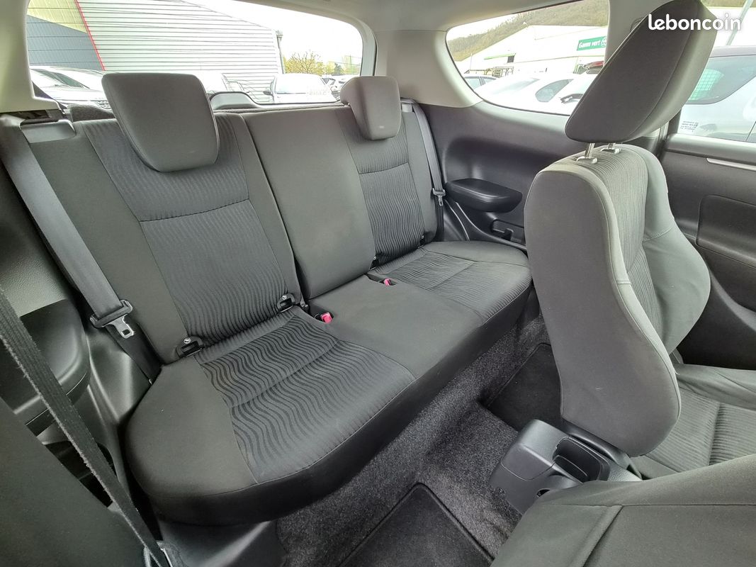 Suzuki SWIFT 1.3 DDIS 75CH GLX 3 PORTES (image 5)
