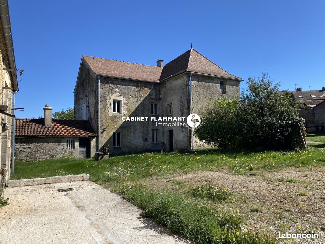 Maison 8 pièces 160 m² · à Étormay · 160 m² · 200 000 €