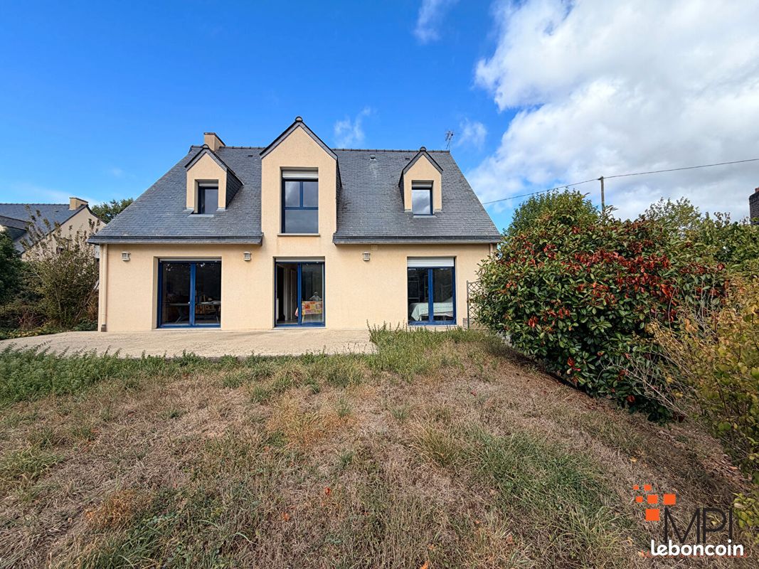 Maison 6 pièces 156 m² · à Montfort-sur-Meu · 156 m² · 405 000 €