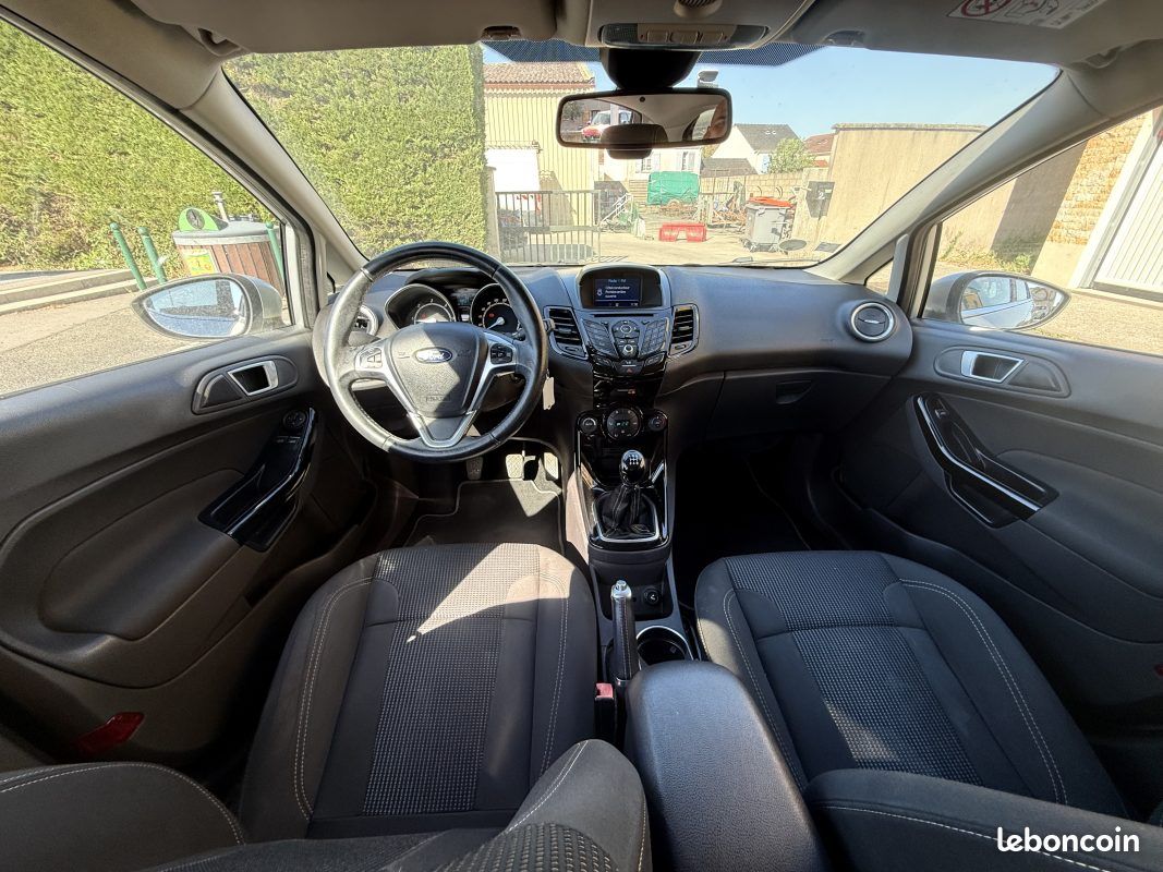 Ford fiesta 1.5 tdci 95 titanium 2016 (image 12)
