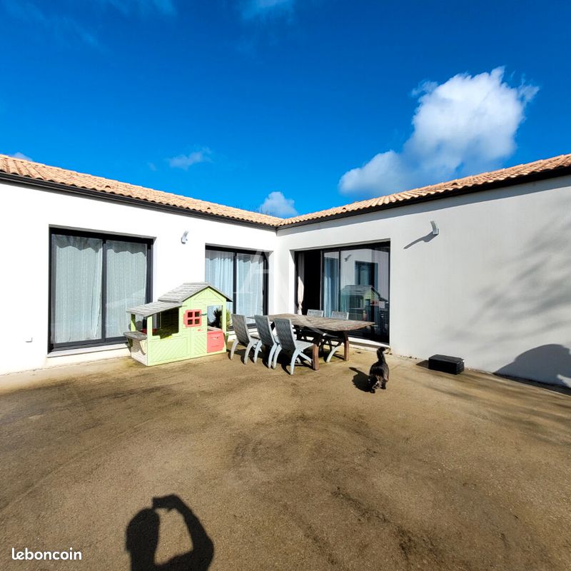 Maison 6 pièces 141 m² · à Saint-Vincent-sur-Graon · 141 m² · 358 700 €