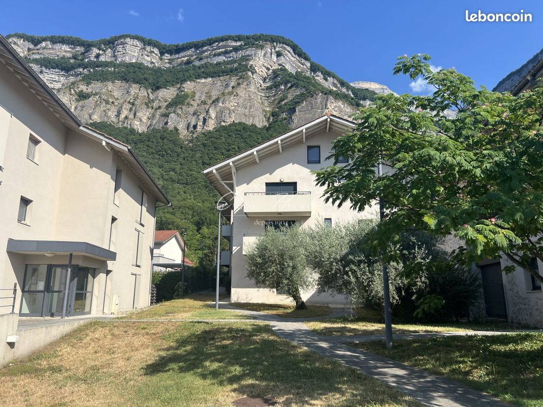 Appartement 3 pièces 67 m² · à Crolles · 67,2 m² · 996 €/mois