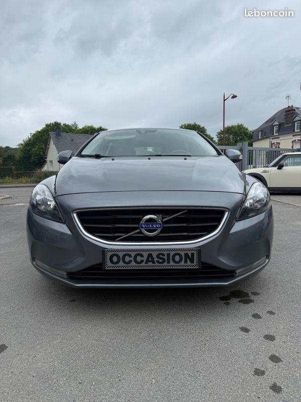 Volvo V40 1.6 115 2eme main tres propre (image 2)