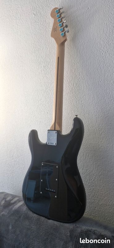 STRATOCASTER HSS Squier by FENDER +AMPLI (image 2)