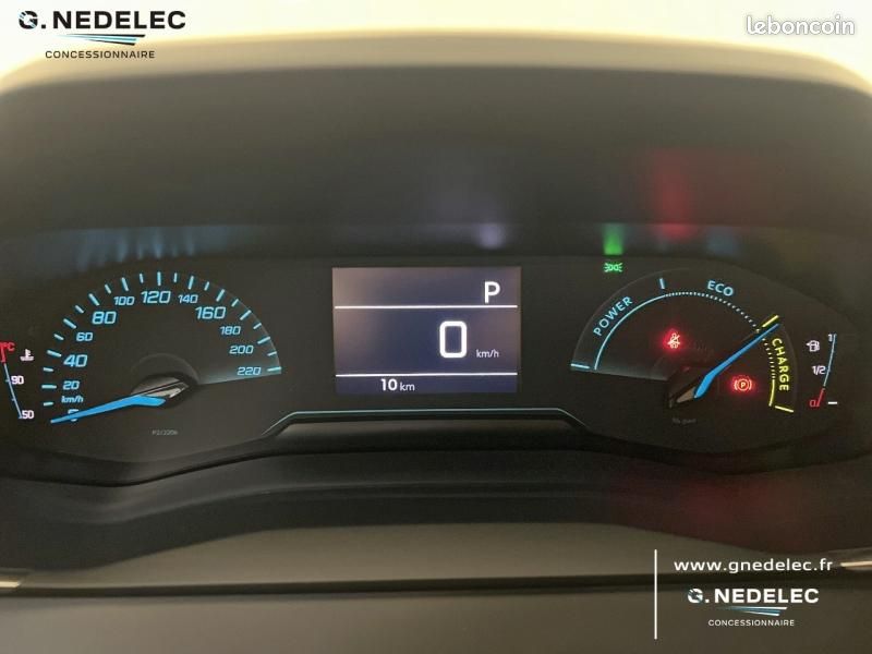 Peugeot 2008 1.2 Hybrid 110ch Style e-DCS6 (image 17)
