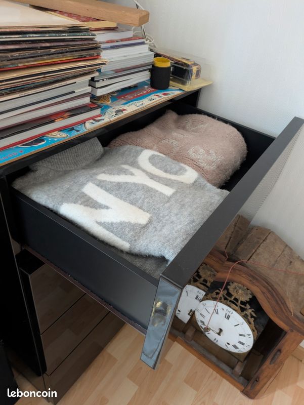 Commode à tiroirs laquée noire (image 4)