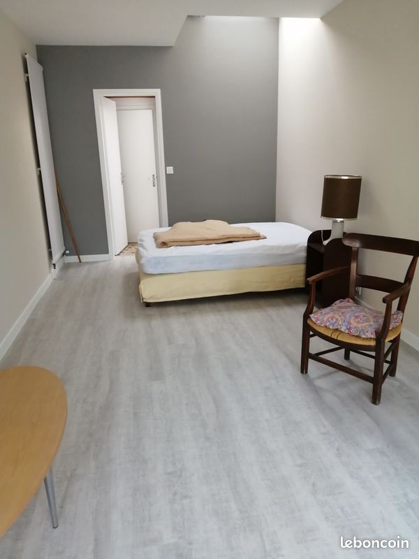 Location T1 (image 1)
