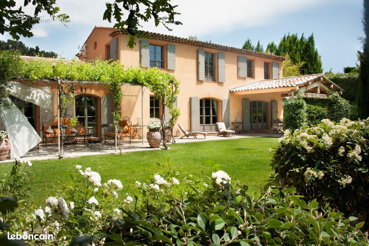 Maison 6 pièces 250 m² · à Saint-Rémy-de-Provence · 250 m² · 1 350 050 €