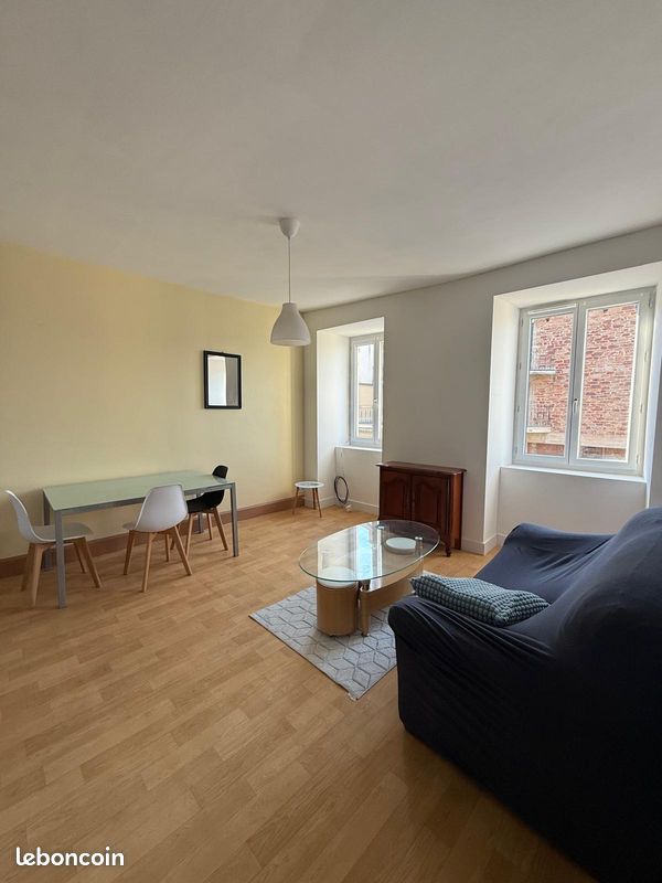 Appartement 2 pièces 47 m² · à Rignac · 47 m² · 390 €