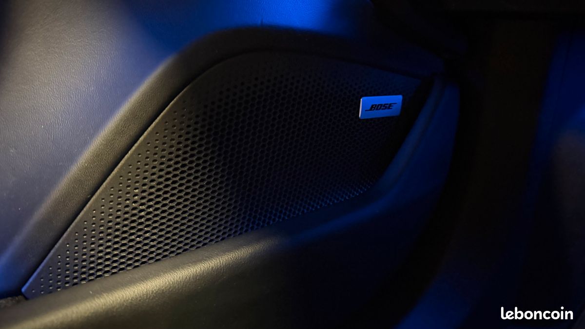 Porsche Taycan Turbo Sport Turismo / ROUE ARRIÈRES DIRECTRICES / SPORT CHRONO / PDCC / BOSE (image 8)