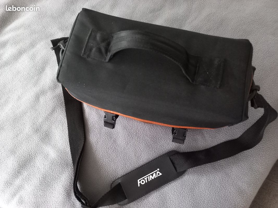 Attaché-case Pour Pilote, Dimensions Intérieures De 425 X 180 X 335 Mm Dimensions Interieures 425 X 180 X 335 Mm Volume Environ 26 L Poids 5200 G