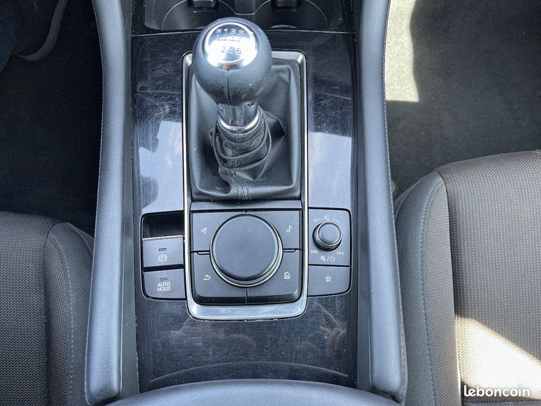 MAZDA Mazda3 5 portes 2.0L e-SKYACTIV-G M Hybrid 122 ch BVM6 Prime-Line (image 17)