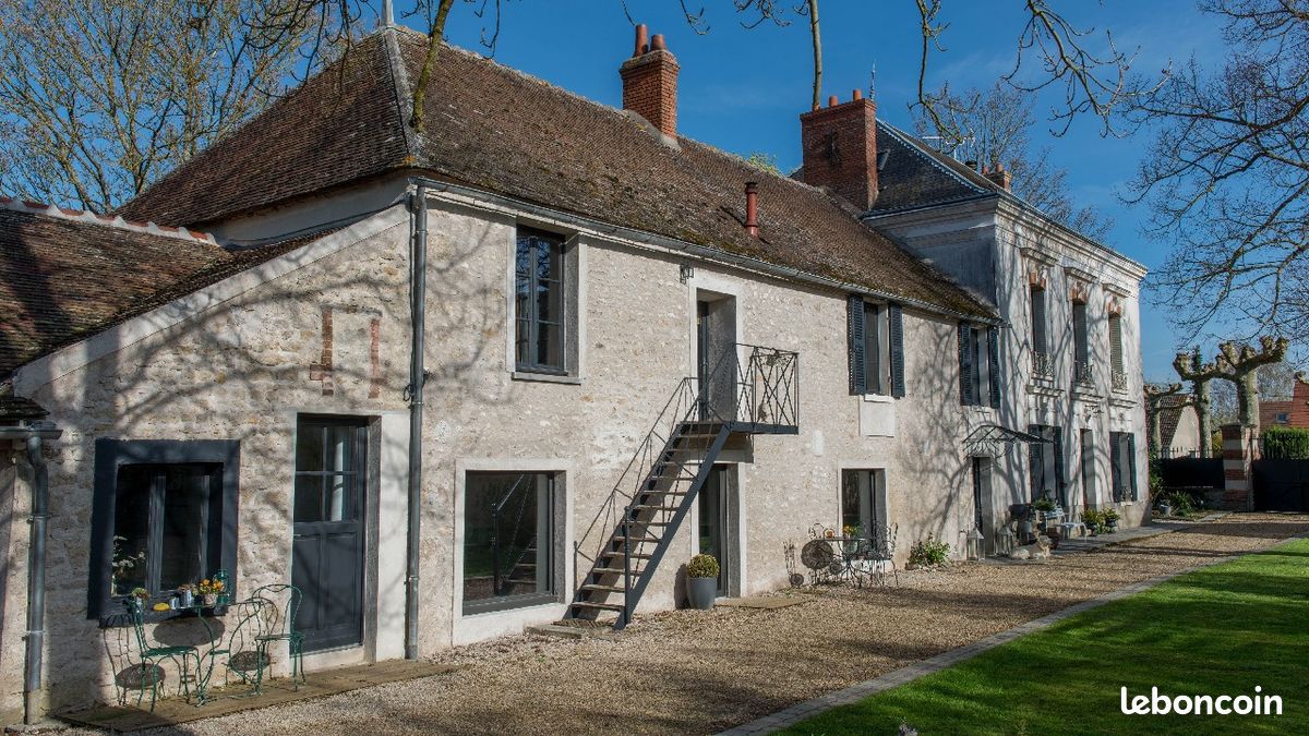 Maison 8 pièces 350 m² · à Beaumont-du-Gâtinais · 350 m² · 679 900 €