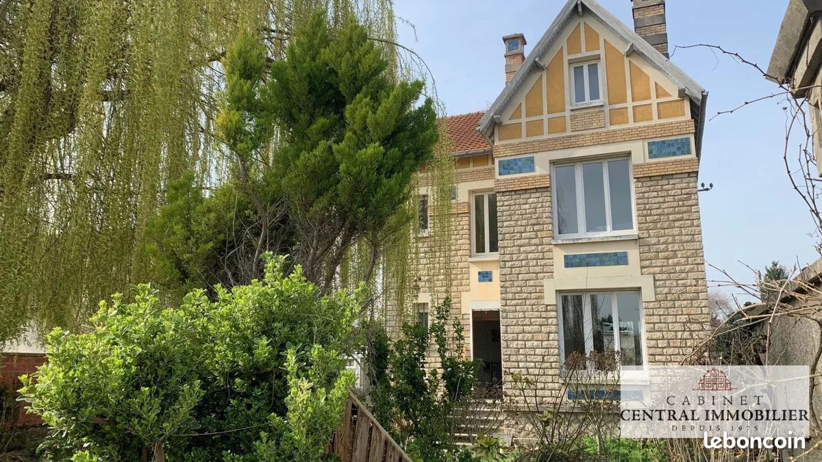 Maison 7 pièces 158 m² · à Châtres · 158 m² · 168 000 €