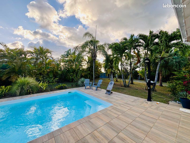 Maison 6 pièces 190 m² · à Baie-Mahault · 190 m² · 3 150 €/mois