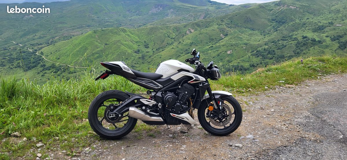 Triumph Street Triple R (image 1)