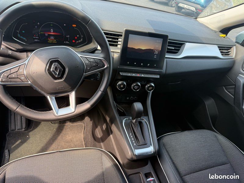 Renault Captur E-TECH 145 (image 4)