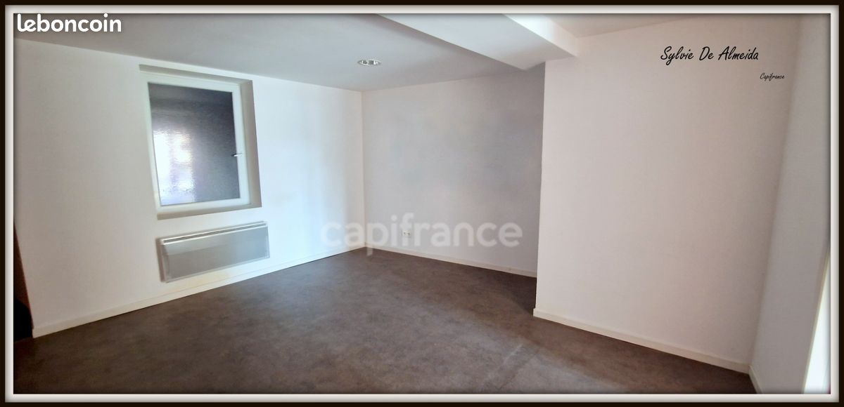 Immeuble 6 pièces 107 m² · à Bâgé-le-Châtel · 107 m² · 98 000 €