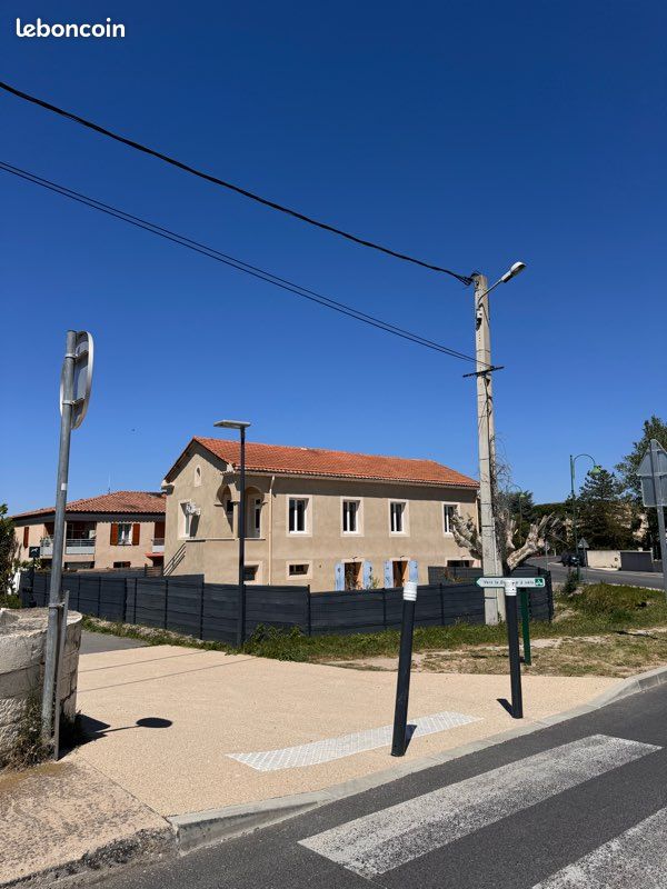 Immeuble 10 pièces 220 m² · à Sénas · 220 m² · 850 000 €