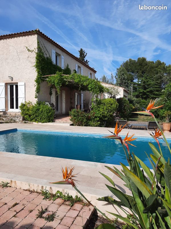 Maison 8 pièces 204 m² · à Ceyreste · 204 m² · 1 080 000 €