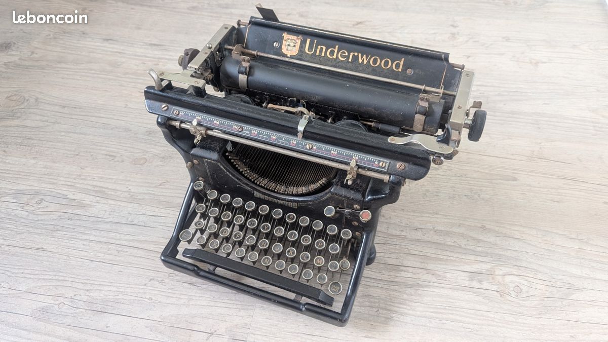 Machine à écrire underwood (image 1)