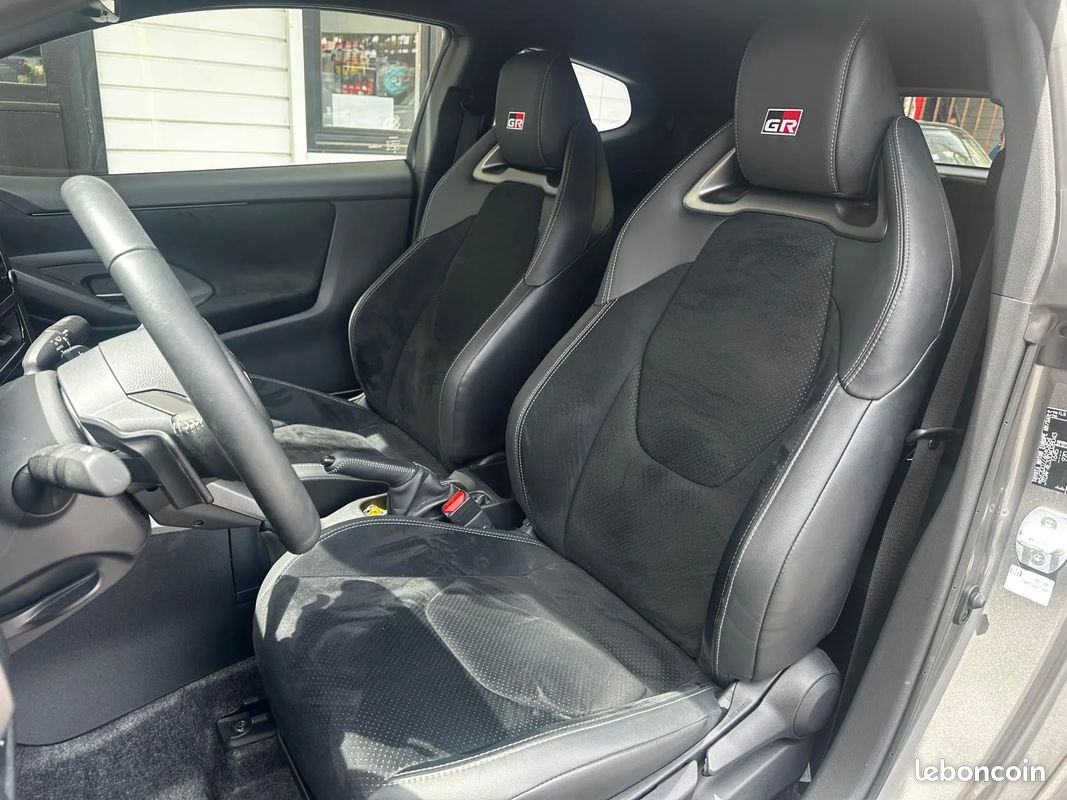 TOYOTA Yaris GR BVA 280ch - 2 100 km - CarPlay - Première main - Pack Track (image 10)