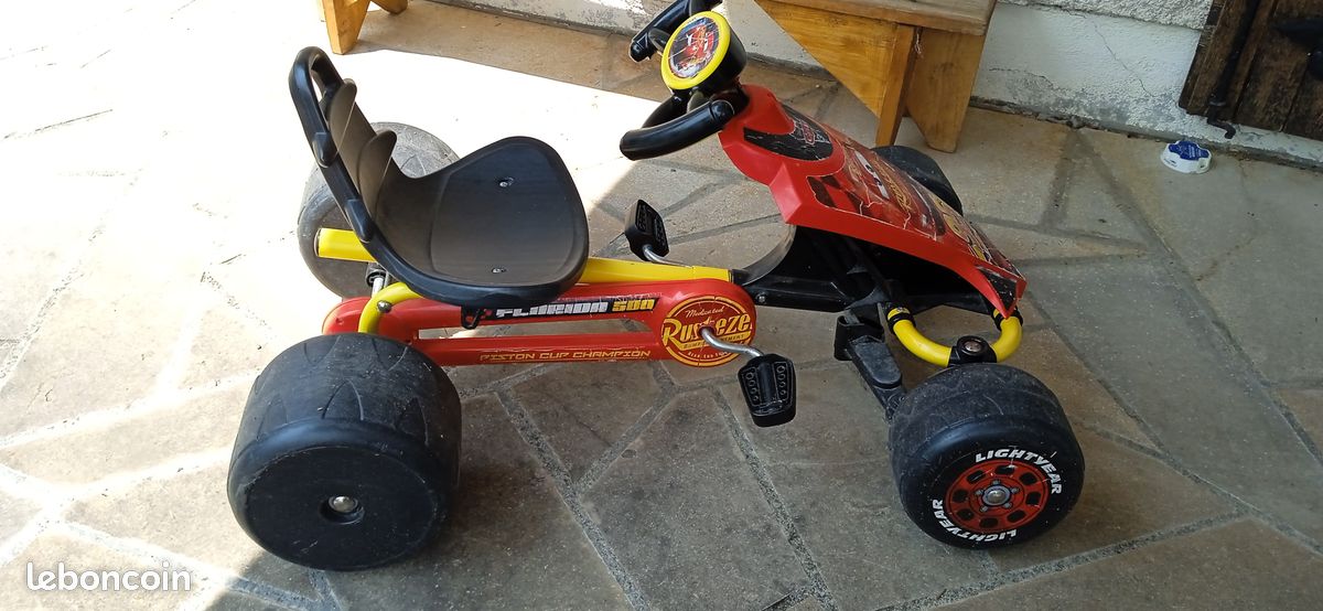 Kart a pedales pour enfant (image 1)