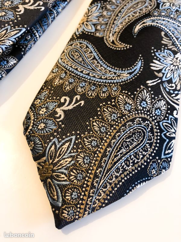 Cravate à motif « Paisley » bleu (image 4)
