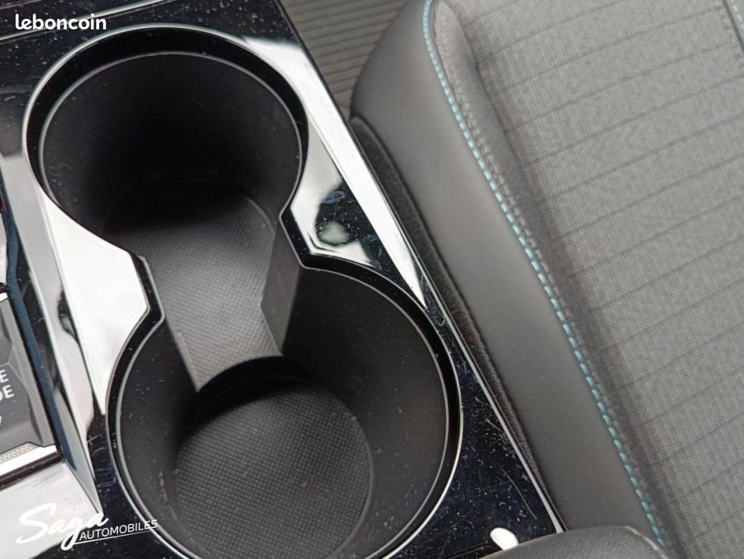 Peugeot 2008 BlueHDi 130 S&S EAT8 Allure (image 16)