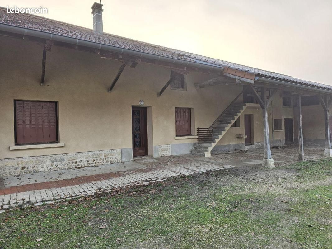 Maison 4 pièces 88 m² · à Saint-Denis-lès-Bourg · 88 m² · 800 €