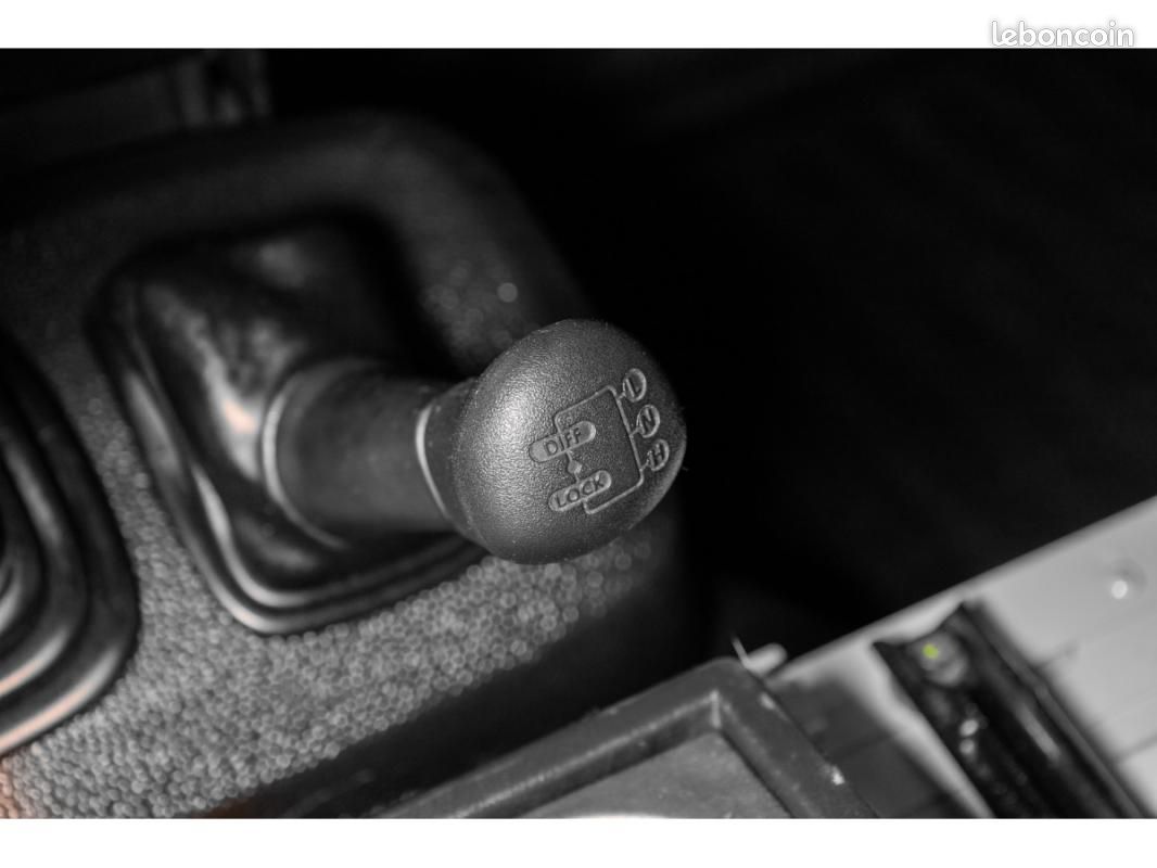 Land Rover Defender CABRIOLET (image 18)