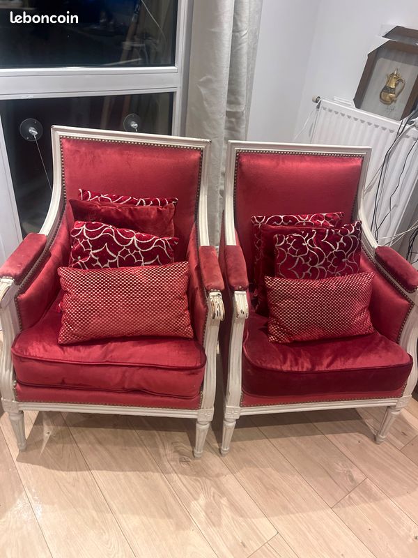 Bjr je vends 2 fauteuils style Louis XVI en bon état avec 4 coussin sur chaque assise (image 1)