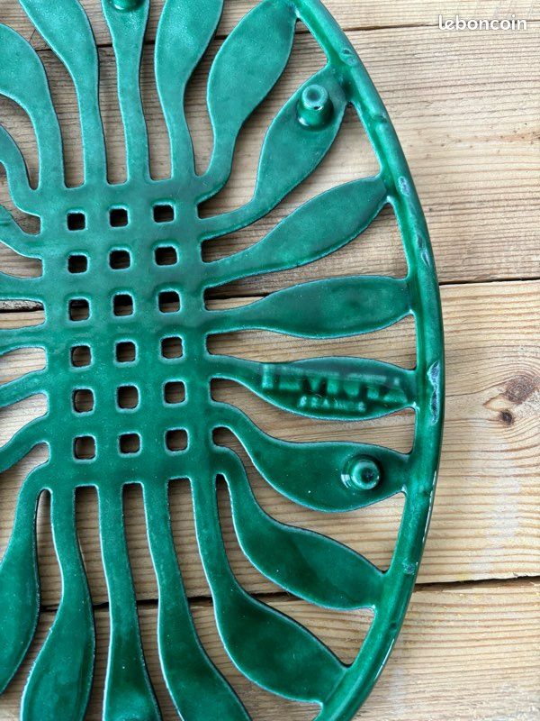 Ancien Dessous-de-plat En Fonte émaillée Vert - Vintage - Déco Cuisine Rétro