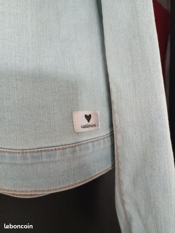 SHEIN Essnce Veste De Baseball Avec Poche Brodée De Lettre Et Rayures SHEIN Essnce Veste De Baseball Avec Poche Brodée De Lettre Et Rayures