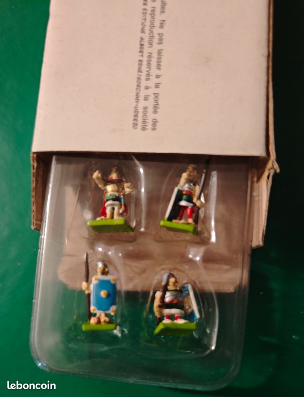 Edition Atlas - 2004 Le village d'Astérix et le monde des... - 80394882-560