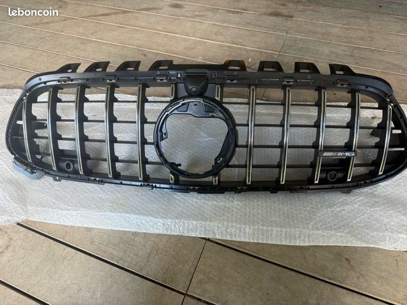 Calandre Mercedes AMG (image 1)